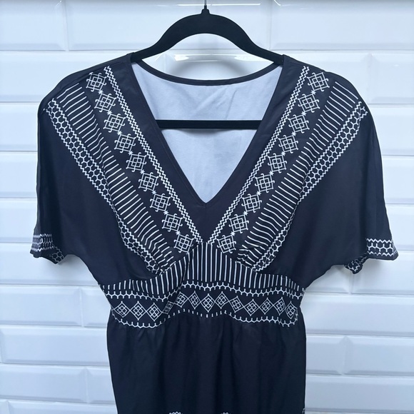 SHEIN Women’s Tiered Ruffle V-Neck Midi Dress - Picture 2 of 4